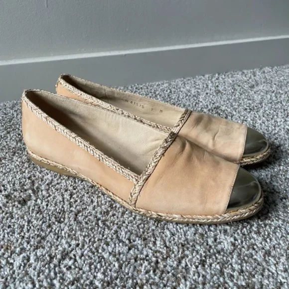 STUART Weitzman | Dree Gold Toe Espadrilles Flats - Picture 2 of 11